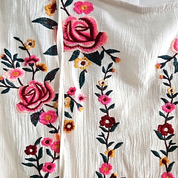 Umgee Cream Embroidered Dress Size Large - Picture 3 of 7